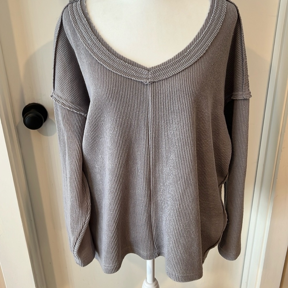 Mod ref long sleeve v neck grey sweater size L